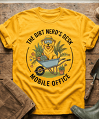 Golden Retriever Wheelbarrow Dirt Nerd T-Shirt