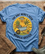 Golden Retriever Wheelbarrow Dirt Nerd T-Shirt