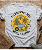 Golden Retriever Wheelbarrow Dirt Nerd T-Shirt