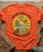 Golden Retriever Wheelbarrow Dirt Nerd T-Shirt