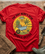 Golden Retriever Wheelbarrow Dirt Nerd T-Shirt