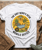 Golden Retriever Wheelbarrow Dirt Nerd T-Shirt